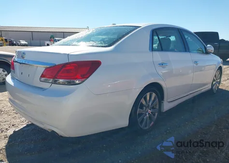 2011 Toyota Avalon Limited z USA, uszkodzony, nr VIN 4T1BK3DB2BU397217